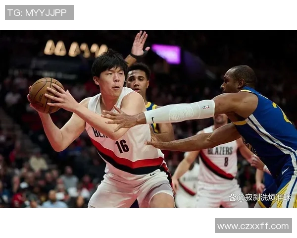 爵士队惨遭逆转,开拓者队扳平系列赛:一场精彩的篮球对决 爵士队惨遭逆转,开拓者队扳平系列赛:一场精彩的篮球对决