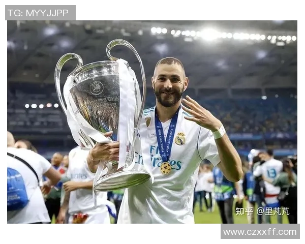 皇马官方宣布续约本泽马至2024年夏天，未来两年星辉闪耀